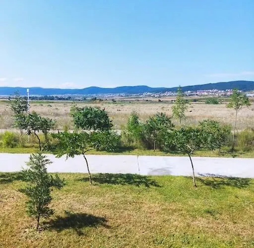 Lovely Bright On Sunny Apartament